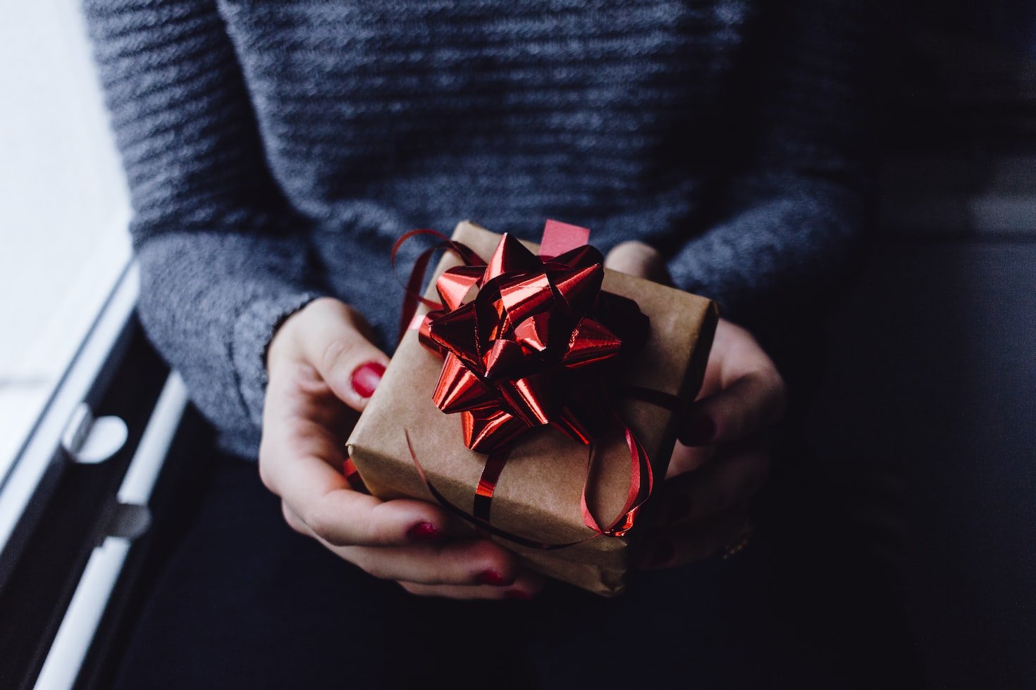 Muraqsh: The Preferred Choice of Women for Gifting Men in Pakistan