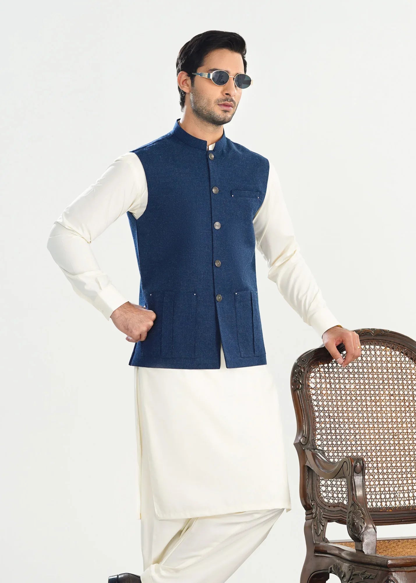Midnight Blue Wool Waistcoat - Straigth Cut - Men - Muraqsh -- Menswear