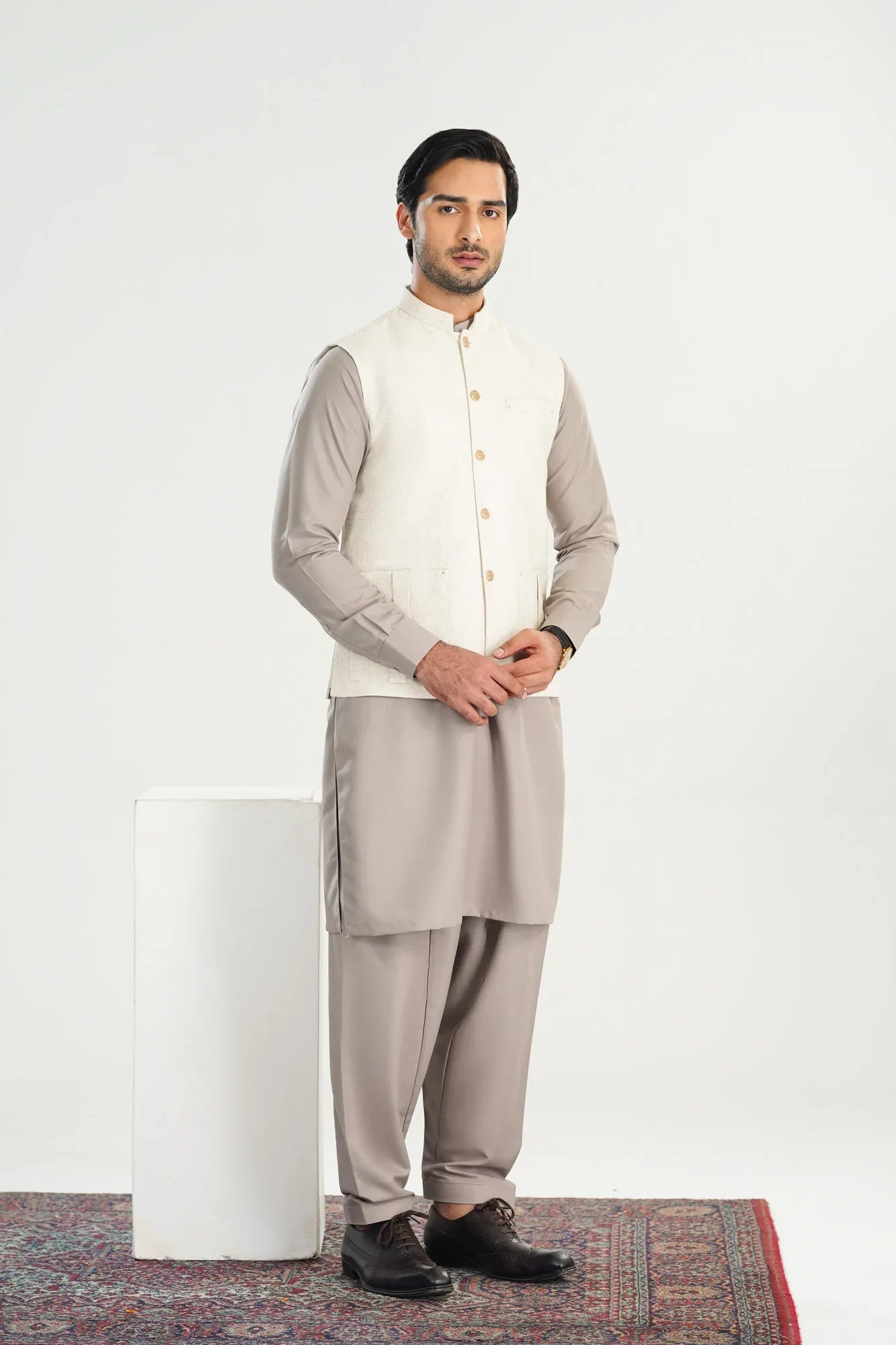 Off White Handloomed Khaddar Waistcoat - Straigth Cut - Men - Muraqsh -- Menswear