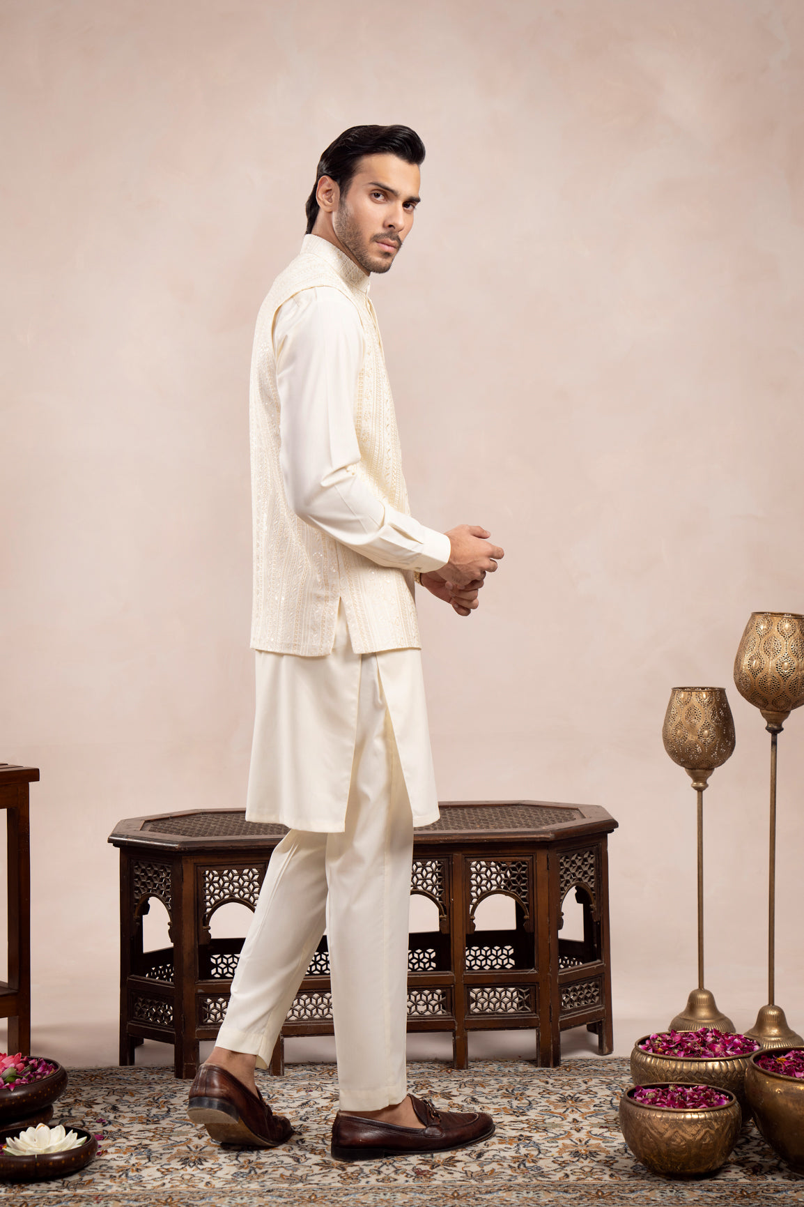 Bosky White Falling Embroidered Waistcoat - Men