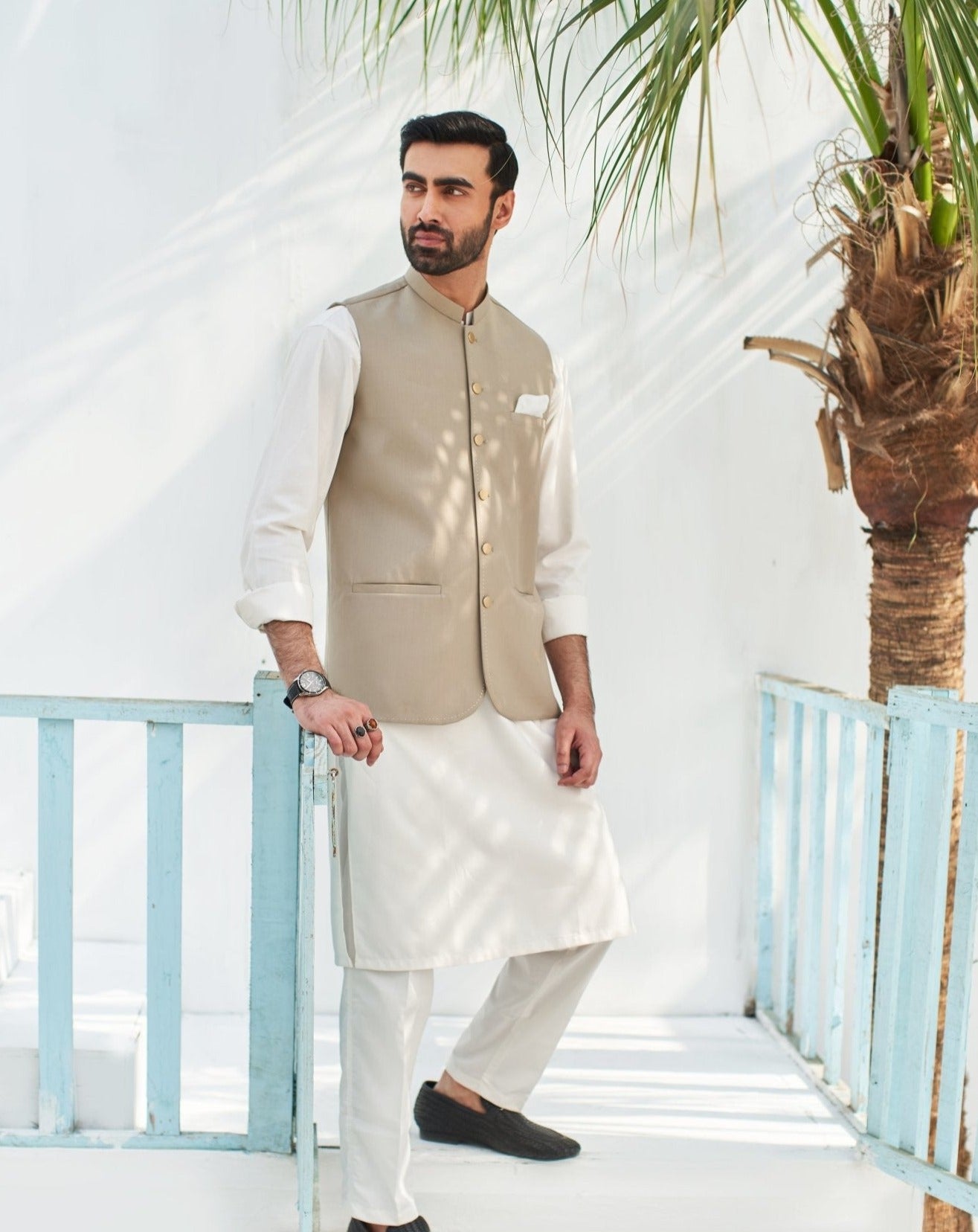 White kurta shalwar hot sale with waistcoat